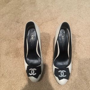 Women Chanel shoes size 38